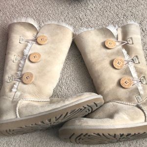 Women’s UGG boots. Size 6